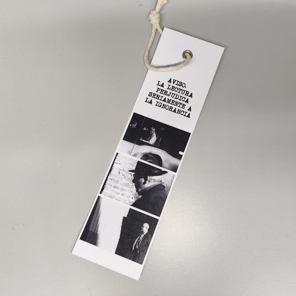 Marcapáginas de diseño minimalista con fotografía en blanco y negro de Sonia Rubert